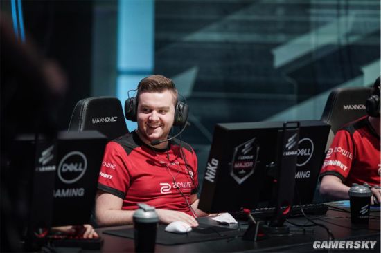 【战报】2025LPL春季赛 V5 2-0 FPX，Langx大发神威，V5保留晋级希望