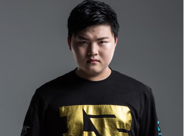 LauNX 加入 FUT Esports 取代 misutaaa