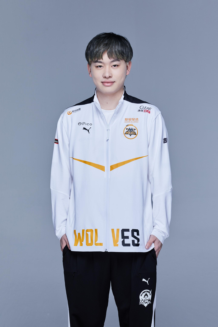 Top Esports 和 Anyone’s Legend 在 LPL Split 2 2025 中取得胜利